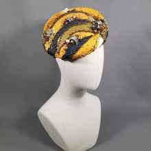 Load image into Gallery viewer, Mudlarking On The Thames