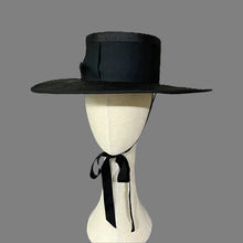 Load image into Gallery viewer, Avery