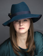 Load image into Gallery viewer, Greta